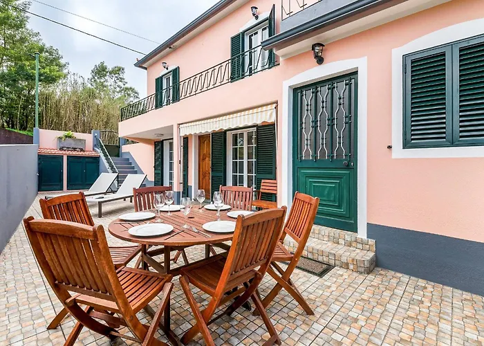 By Galmi Santana (Madeira)